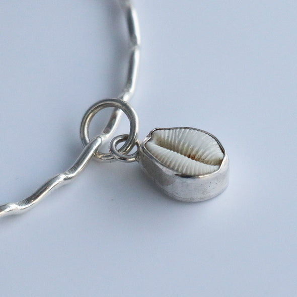 Cowrie Bangle, Ennor